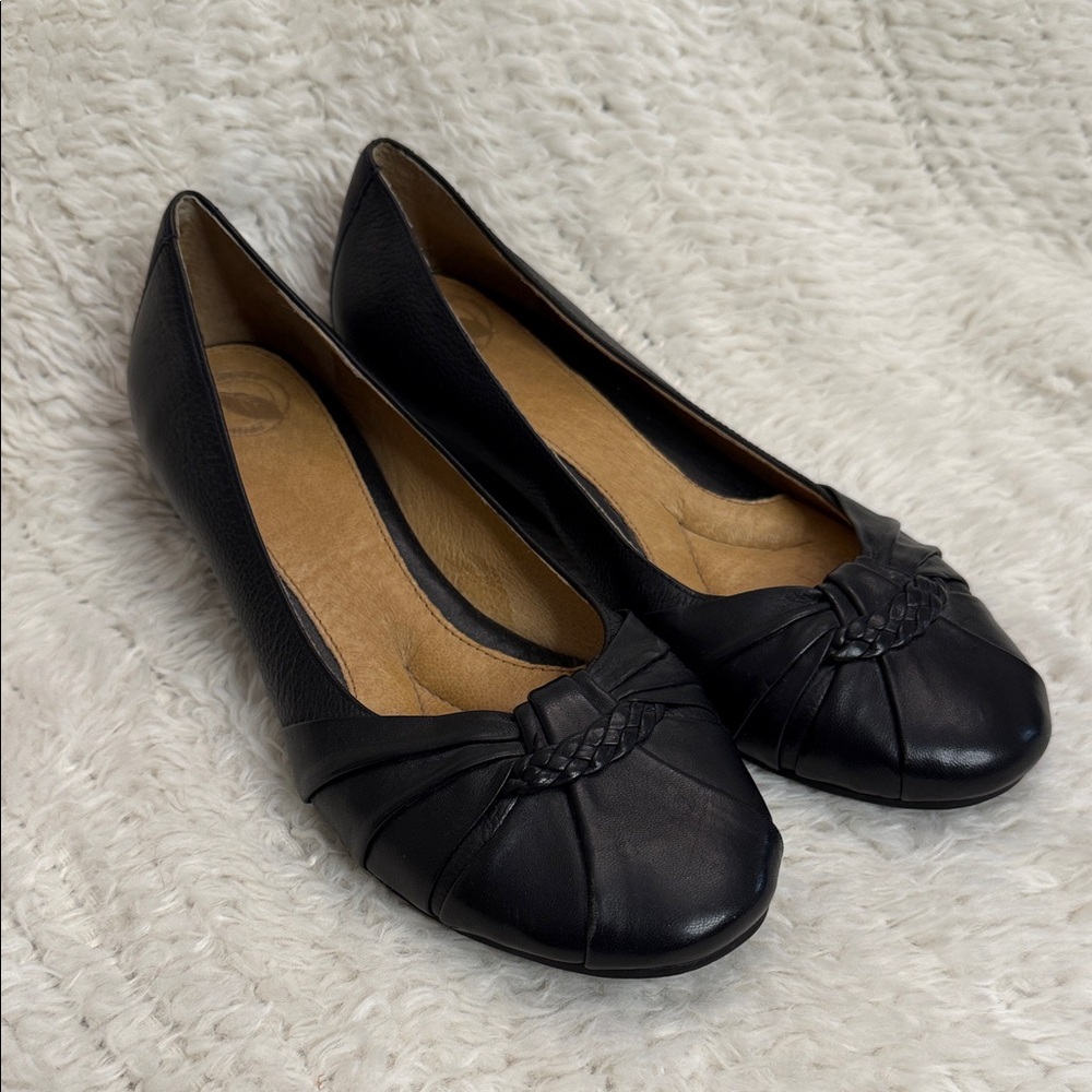 NWOT Nurture Elegant Black Women's Flats size 9